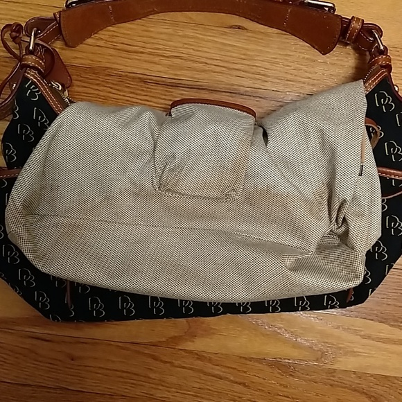 Dooney and Bourke large canvas black signature bag - Picture 6 of 8